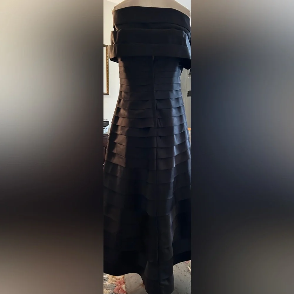 Jovani beautiful/gorgeous black satin gown SZ 10. C:3092-5/19/26
